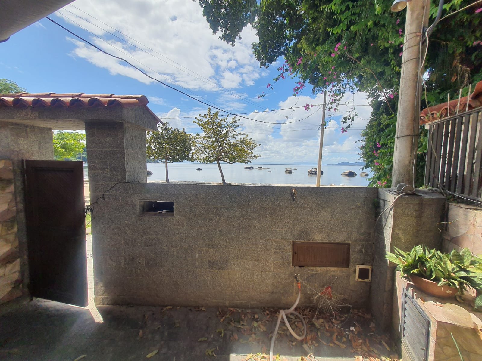 Lindo apartamento estilo casa em frente à praia dos Tamoios