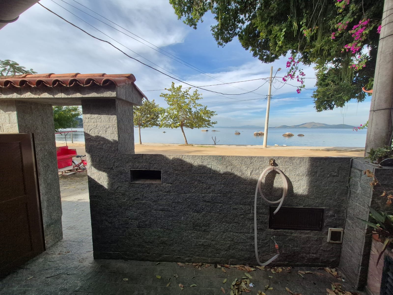 Lindo apartamento estilo casa em frente à praia dos Tamoios