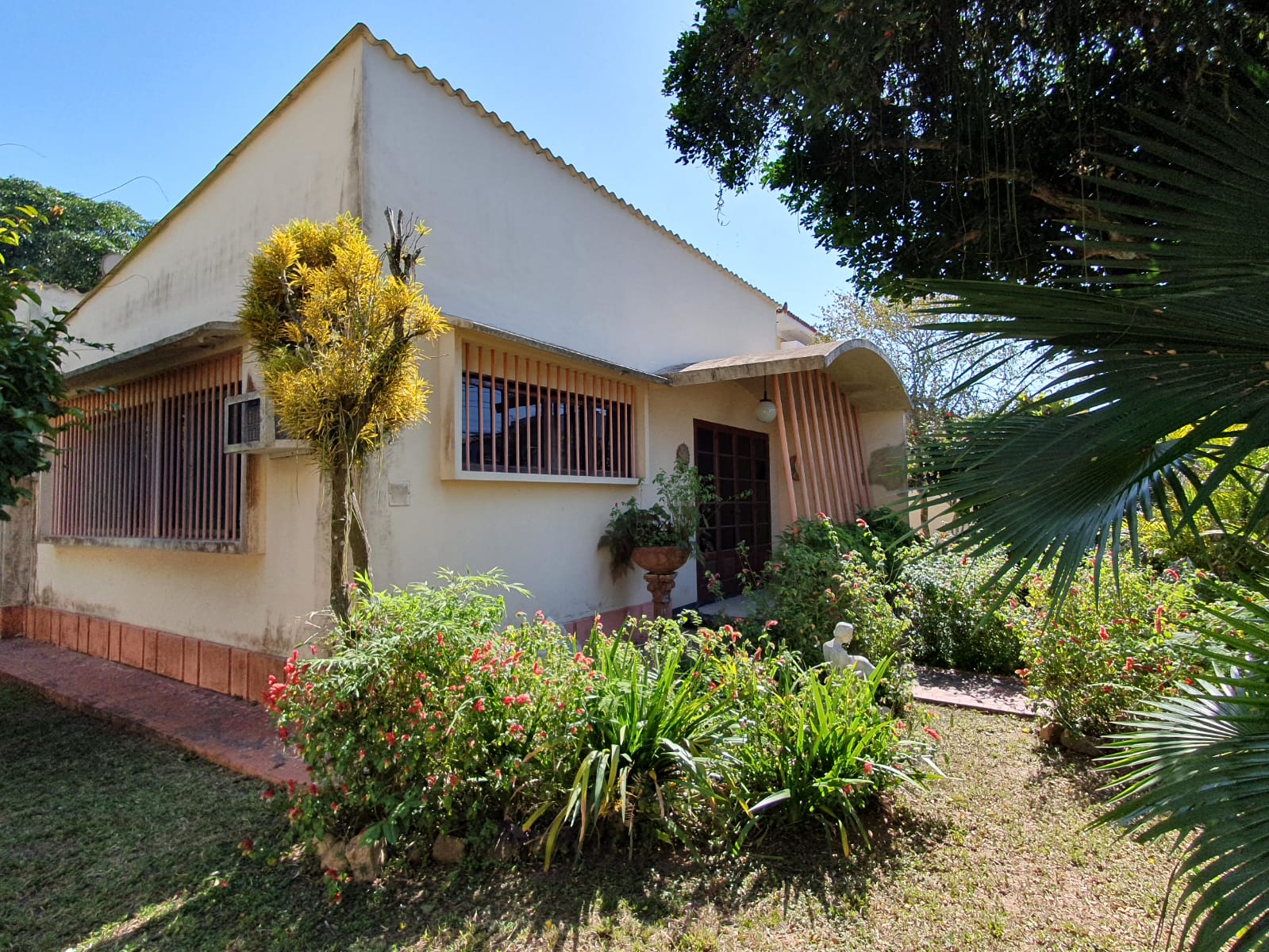 Casa com piscina Casa com piscina