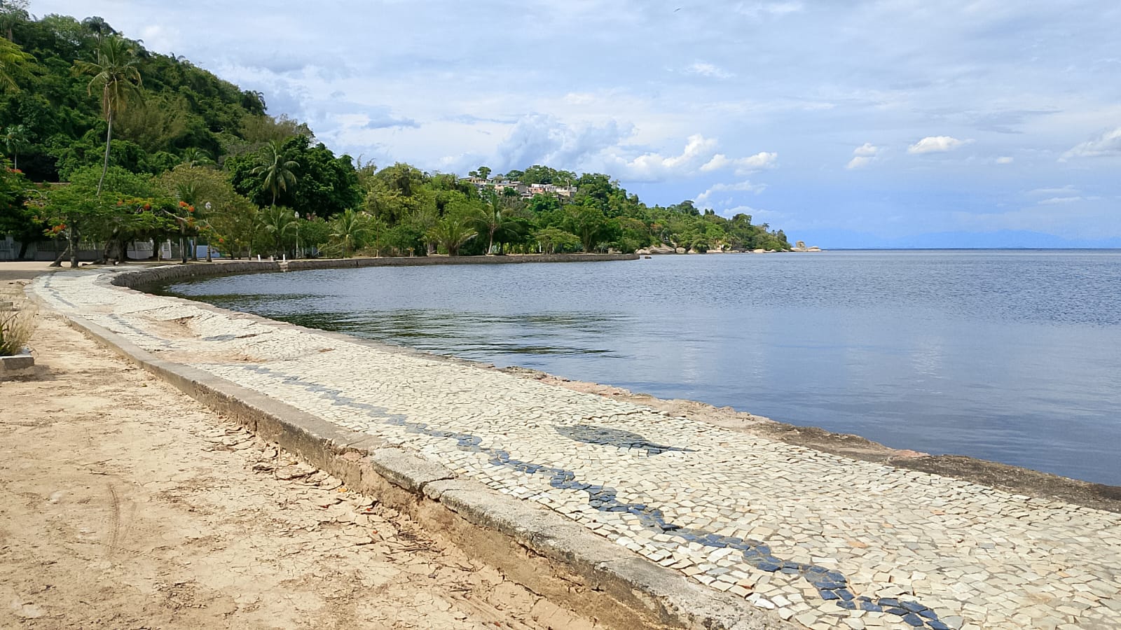 Lindo apartamento em condomínio fechado em Paquetá