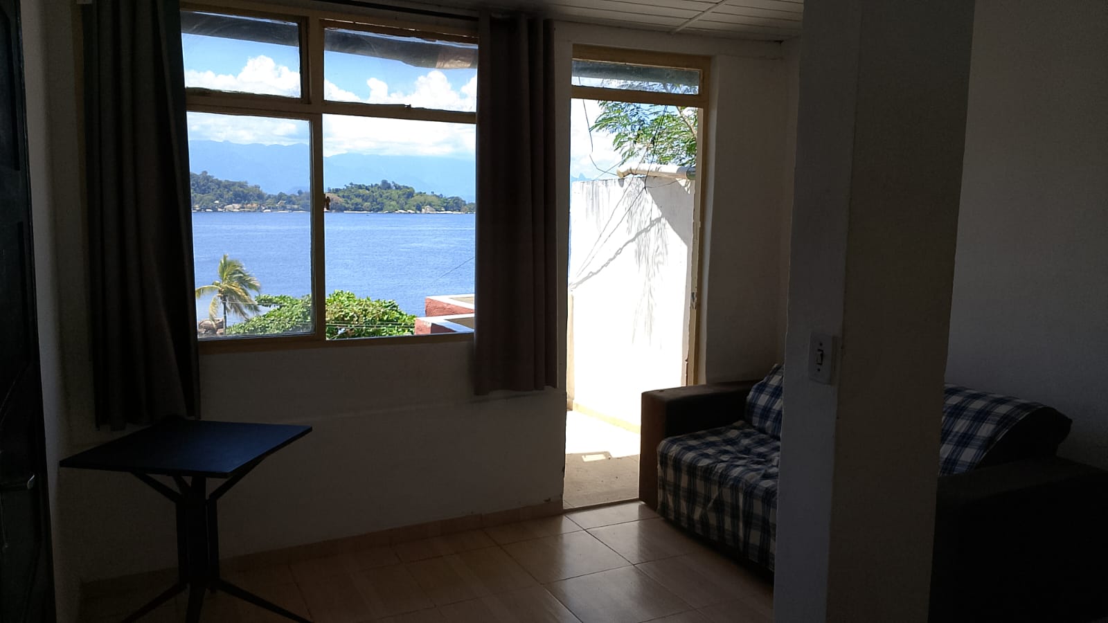 Apartamento na Praia das Gaivotas – frontal mar