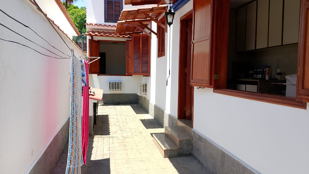 Linda casa com piscina – Porteira Fechada (com exclusão de alguns itens)