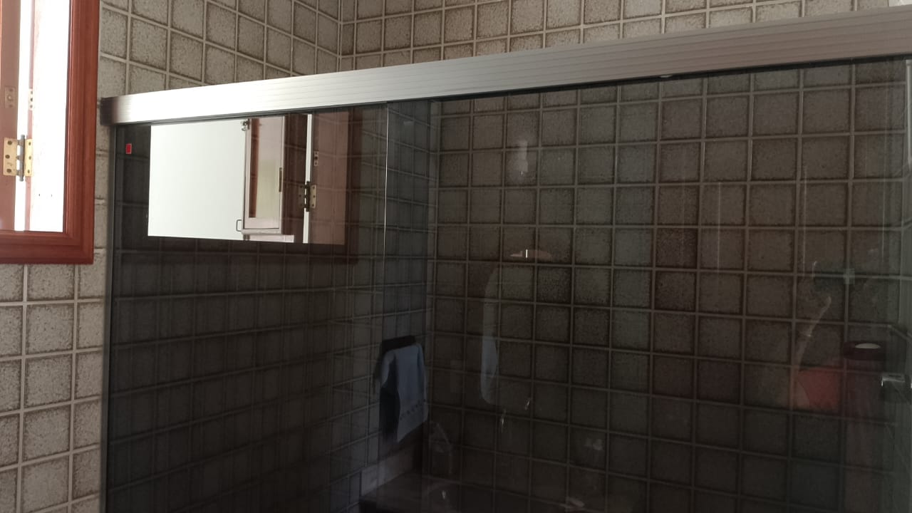 Linda casa com piscina – Porteira Fechada (com exclusão de alguns itens)