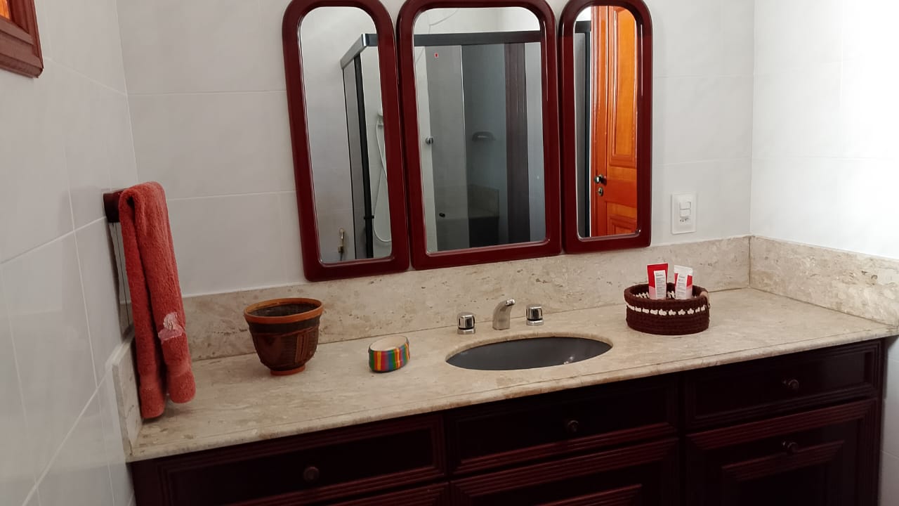 Linda casa com piscina – Porteira Fechada (com exclusão de alguns itens)