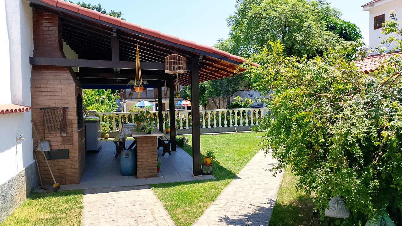 Linda casa com piscina – Porteira Fechada (com exclusão de alguns itens)