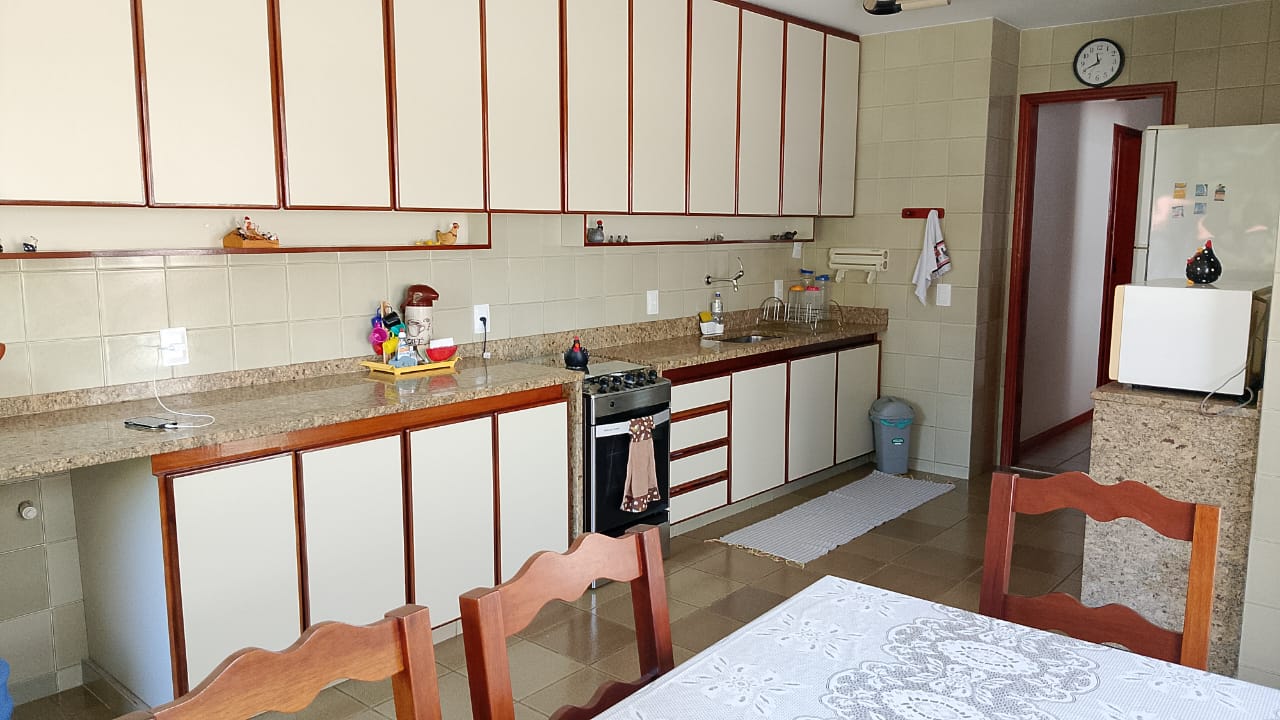 Linda casa com piscina – Porteira Fechada (com exclusão de alguns itens)