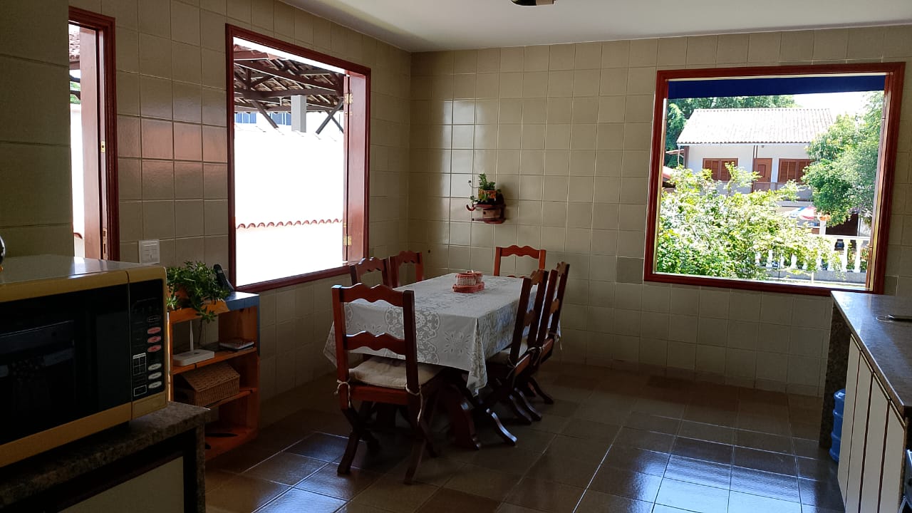 Linda casa com piscina – Porteira Fechada (com exclusão de alguns itens)