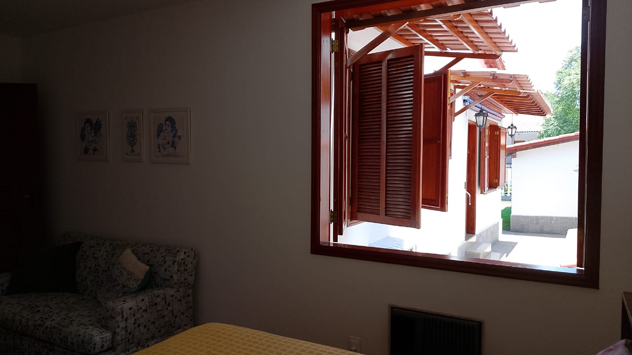 Linda casa com piscina – Porteira Fechada (com exclusão de alguns itens)