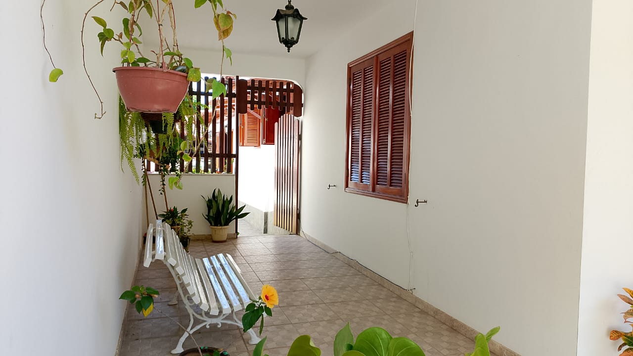 Linda casa com piscina – Porteira Fechada (com exclusão de alguns itens)