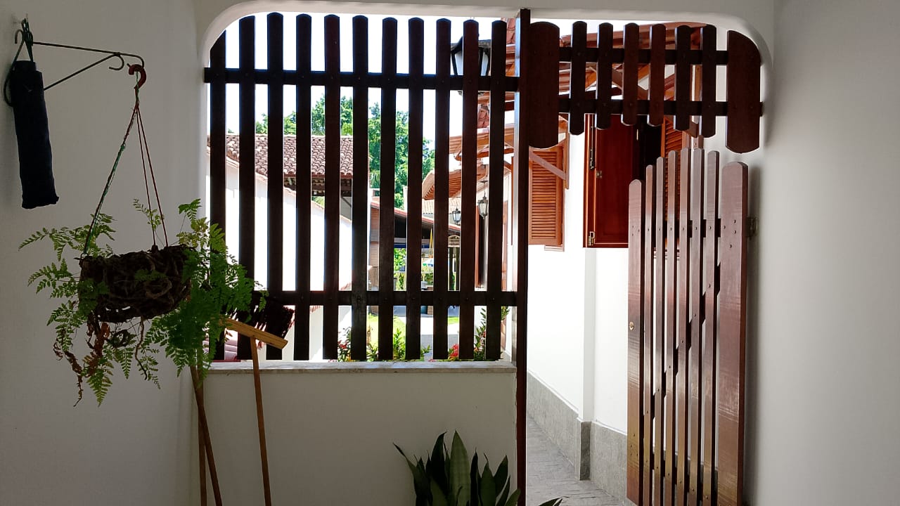 Linda casa com piscina – Porteira Fechada (com exclusão de alguns itens)