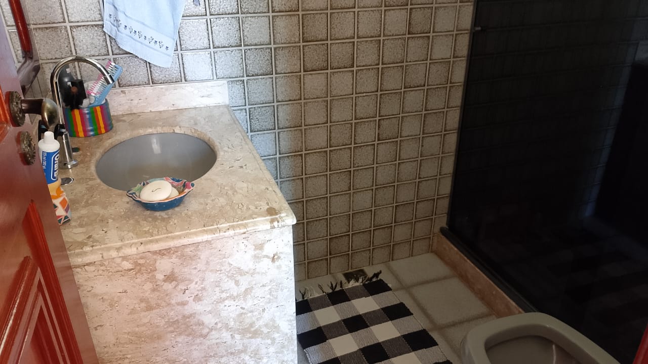 Linda casa com piscina – Porteira Fechada (com exclusão de alguns itens)