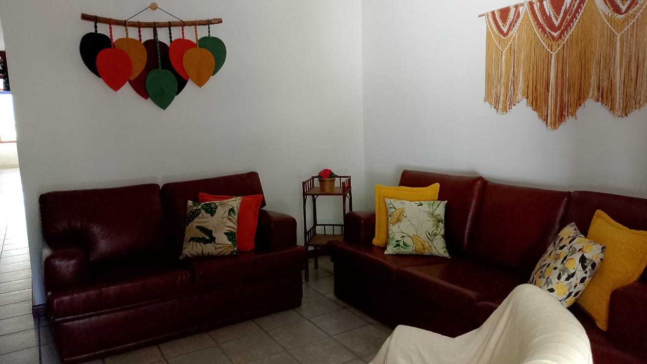 Linda casa com piscina – Porteira Fechada (com exclusão de alguns itens)