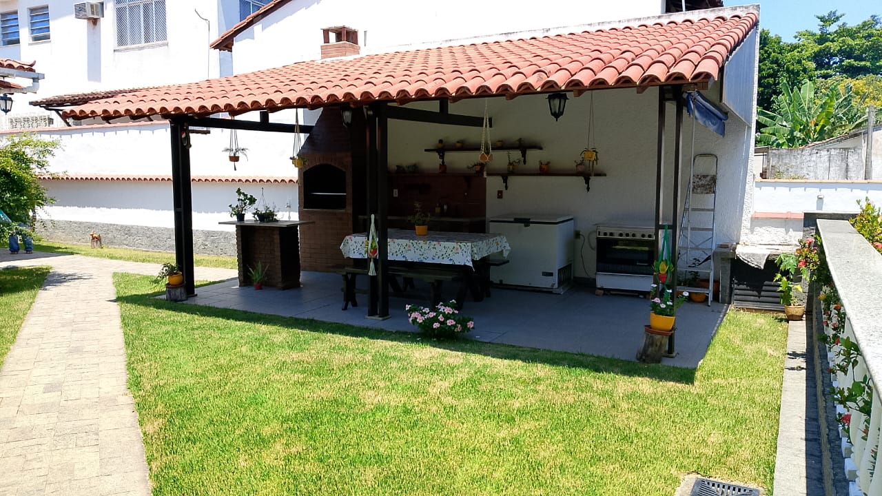 Linda casa com piscina – Porteira Fechada (com exclusão de alguns itens)